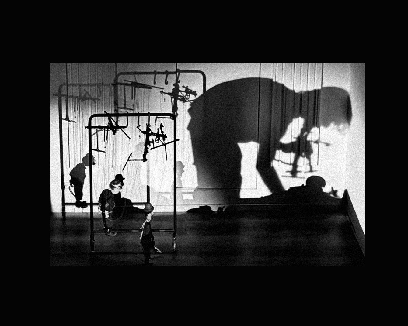 Daniel Orsini - Marionetas e sombras.